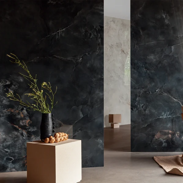 Aqua Black Lifestyle Photo 1