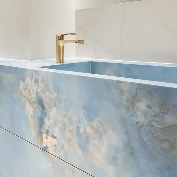 Aqua Blue Lifestyle Photo 2